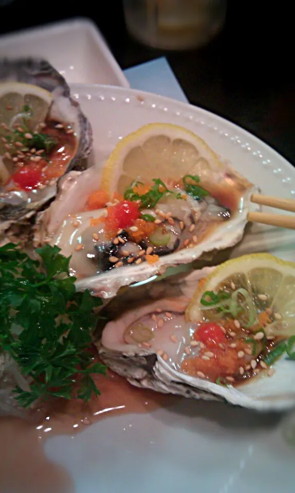 Snapdishの料理写真:Oyesters on a half shell..|Chef Monica Bombergerさん