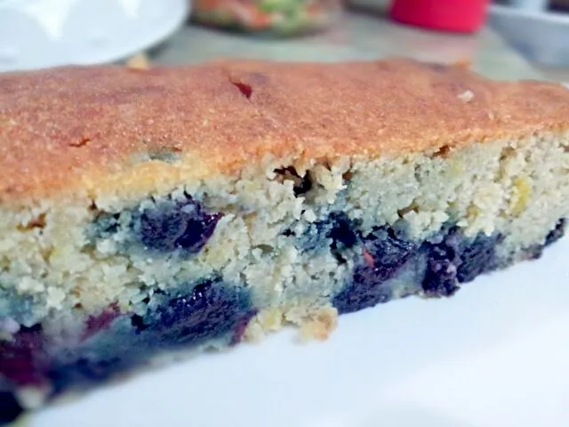 Gluten-free lemon-blueberry cake|Slinkyさん