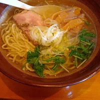 Snapdishの料理写真:あっさり塩ラーメン|オリオンさん