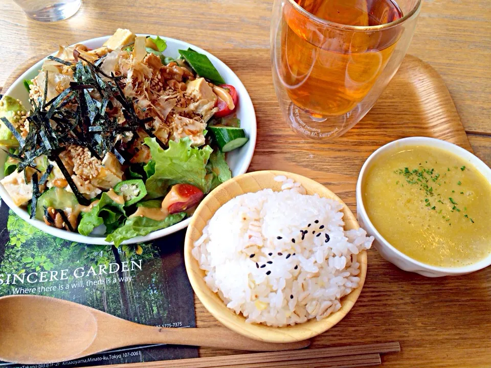 豆腐とアボカド野菜と納豆 雑穀米、玉ねぎスープ|Yukaさん