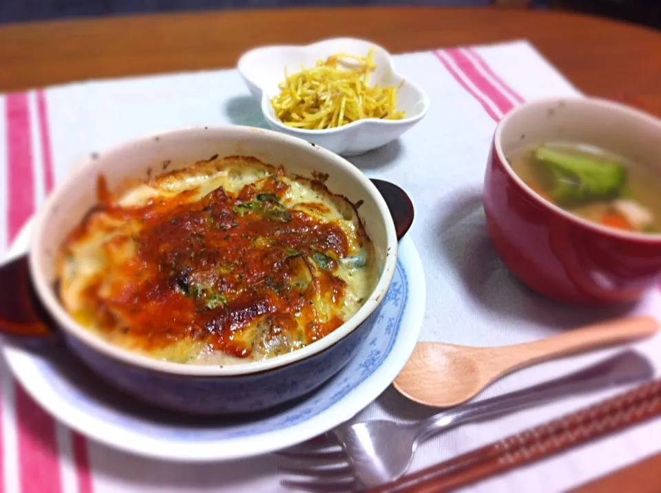 新ジャガとほうれん草のグラタン、野菜スープ、もやしのカレー炒め|カナエさん