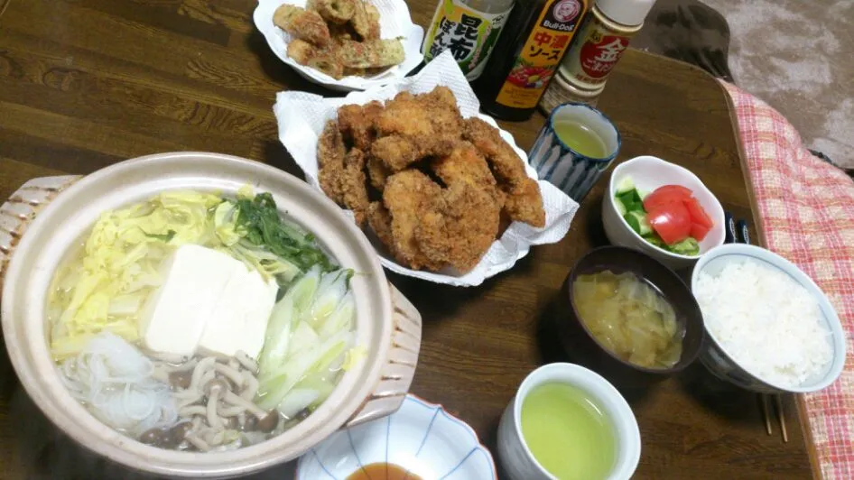 湯豆腐&豚カツ&竹輪の磯辺揚げ&サラダ&キャベツの味噌汁|えっちゃんさん