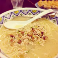 Snapdishの料理写真:コラーゲンたっぷり濃厚塩ラーメン|yuriさん