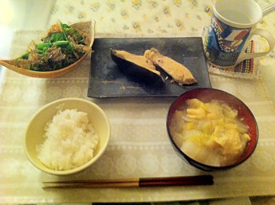 菜の花のお浸し、ブリのあら煮、白菜の味噌汁(*^^*)|Yumi Sakuyamaさん