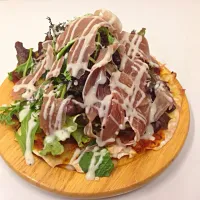 Snapdishの料理写真:生ハムのサラダｐｉｚｚａ|Tomoki Amistad Yamashitaさん