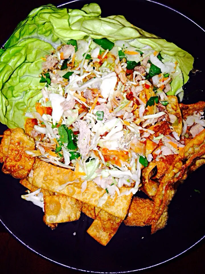 Snapdishの料理写真:Pork & wonton lettuce wraps|Kara Arandaさん