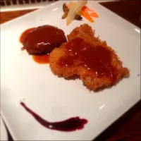 Snapdishの料理写真:久しぶりに帰ってきましたw
ハンバーグとポークカツが美味しかったです。|うちださん