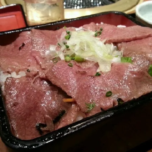 山形牛トロ重！
お肉が口の中でとろけるー！|うちださん