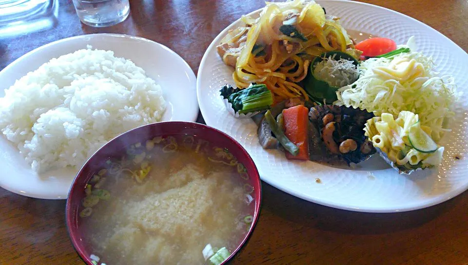 Snapdishの料理写真:しょうが焼き定食♪|Youko  Okumuraさん