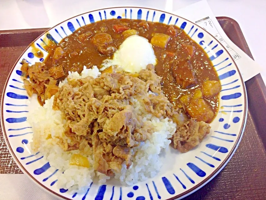 おんたま牛あいがけカレー610円也atすき家目黒駅前店|秋山知隆さん