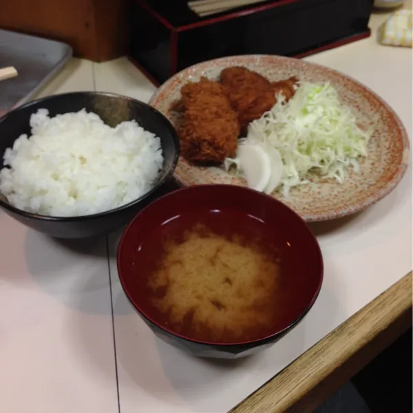 こんなに旨い定食屋があったとわ！
¥650也  トンカツとカニクリームを選択|あややさん