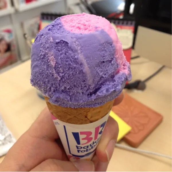 アイスもらったーーーー🍦
コットンキャンディ、うまし！|あややさん