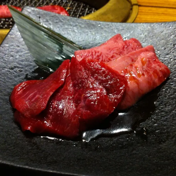 昼メシ焼肉。副菜はかぼちゃとポテトサラダ。野菜一切無し！|あややさん