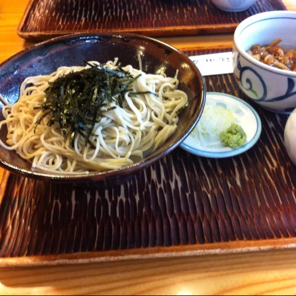 Snapdishの料理写真:おろしなめこ蕎麦、
ひんやり(=´∀｀)|あややさん