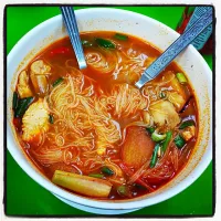 Tomyum Ayam (Chicken) with Vermicelli noodles|Maliha Raoさん