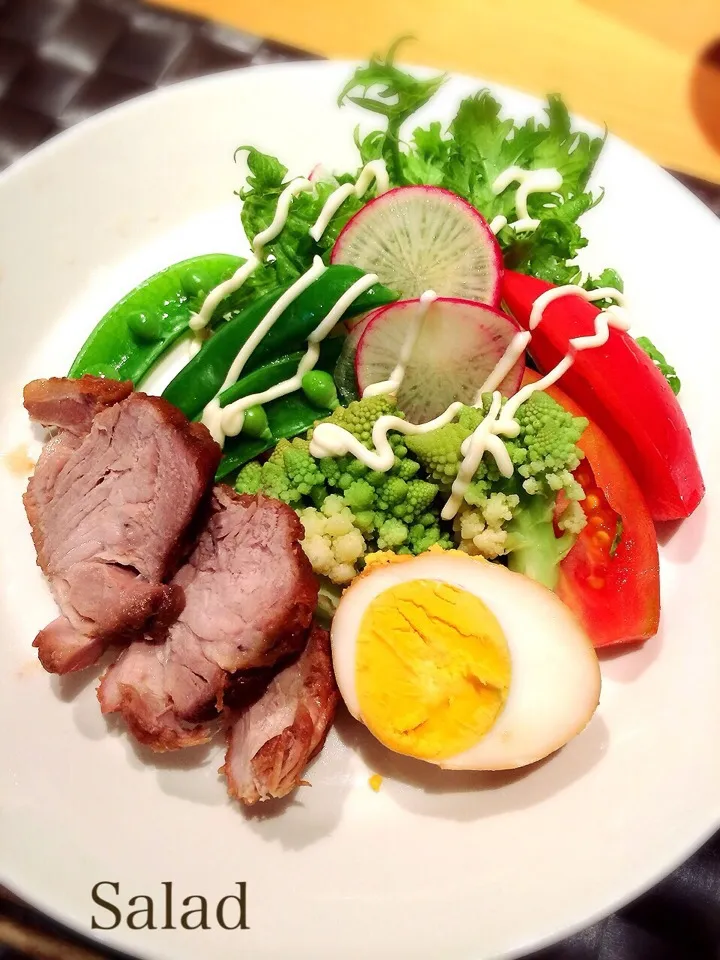 リリたんこぶさんの料理 炊飯器で作ったじゅわトロチャーシューどーん のサラダ(^ ^)|＊さくら＊さん