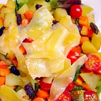 Snapdishの料理写真:Vegetable salad|Luvena Widjajaさん