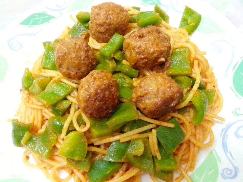 Meat ball spaghetti with green pepper|Ymaさん