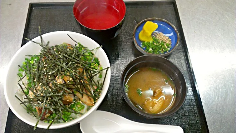 鯖の塩焼き二度旨丼|Michiyo Nagaishiさん