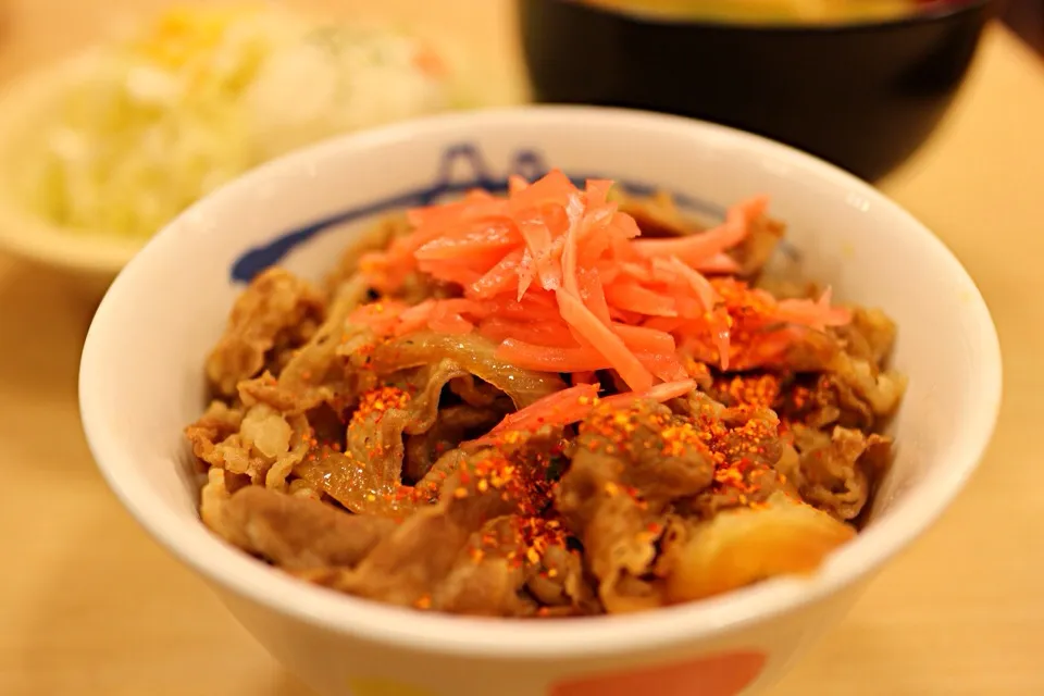 牛めしミニ ポテトサラダに豚汁変更|マハロ菊池さん