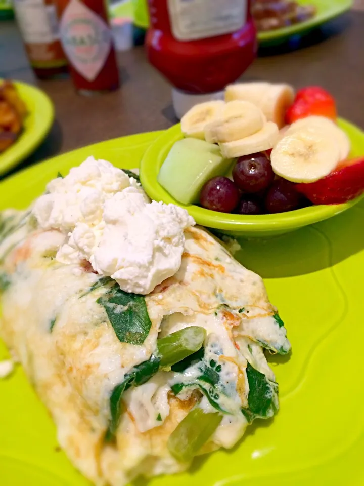 Snapdishの料理写真:Egg White Omelette with Goat Cheese|Lizさん