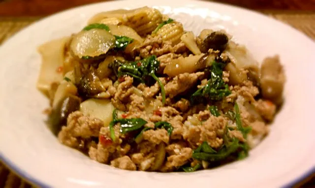 spinach chili basil with ground turkey & veggies|Jiraphon Gさん