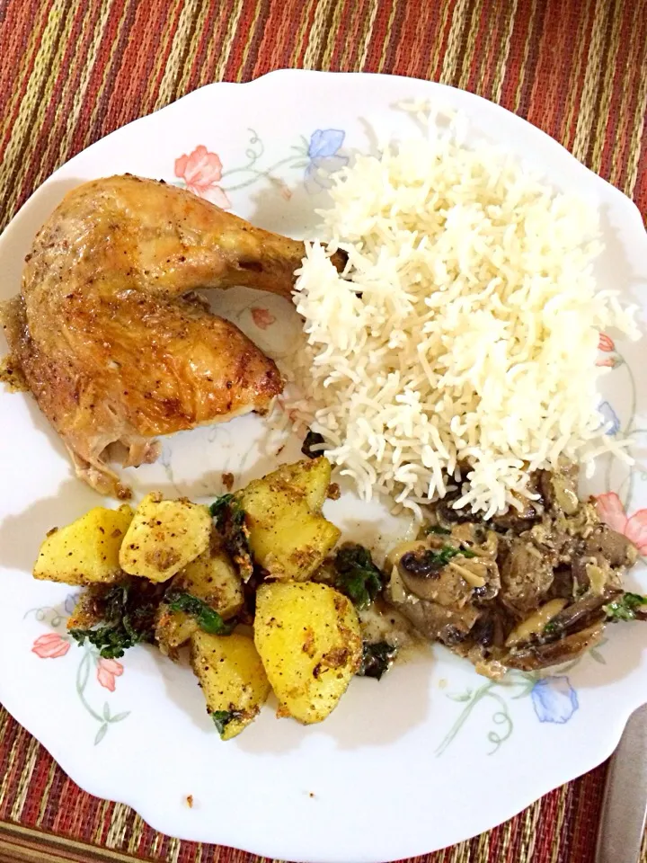 Roast Chicken with mushroom potato and rice|h w shahさん