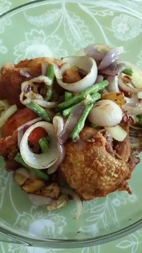 Spiced Turmeric Fried Chicken with Long Beans and Onion|Mrs BNazさん