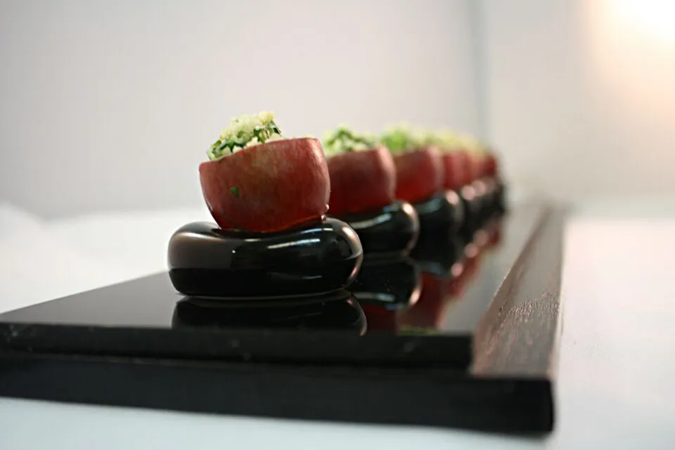 Horderves - Hazelnut Grapes, Cucumber, E.V.O.Oil and Chives|Chef_RLさん