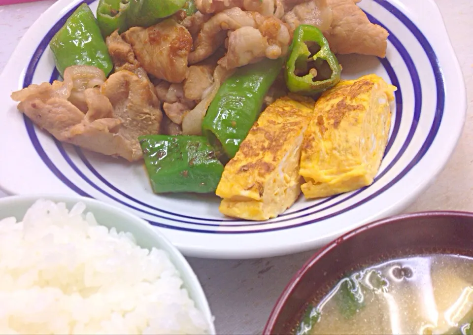 賄いの生姜焼き定食 (^ ^)|さむらぽっちさん