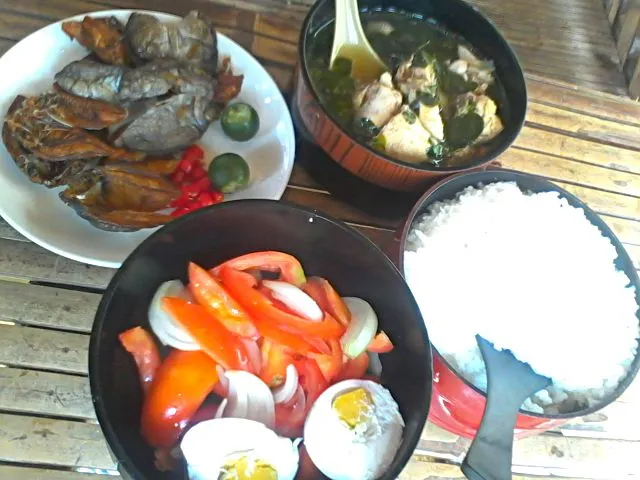 Philippine Food: Dried Fish Danngit, Chicken Tinola, Salted Egg Tomatoes and Onion. Rice|Dan Alfred Garcia Madriagaさん