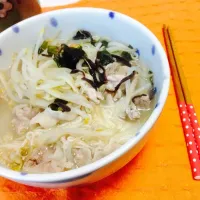 風邪ぎみなのであったか塩そうめん(*^^*)明日から仕事だし、早めに寝よ>_<洗濯もしまくって加湿ばっちり！|絵莉さん