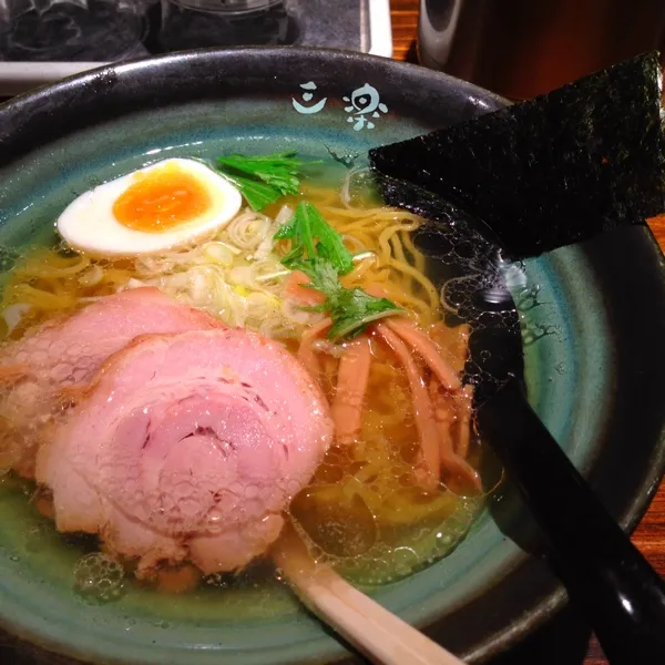 夜中まで飲んだあとのシメは塩ラーメン♫むくむ〜( ´ ▽ ` )帰りに流れ星みれてほっこり〜♡さて明日の夜勤がんばらねばーっ！|絵莉さん