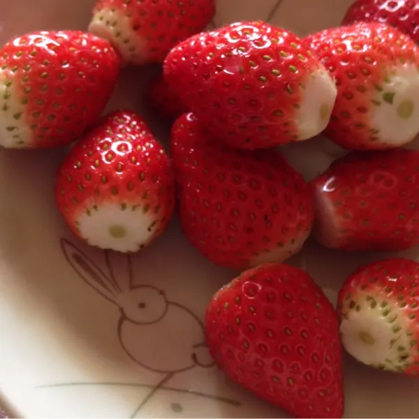 食後のデザートいただきます。🍓|旦那さん