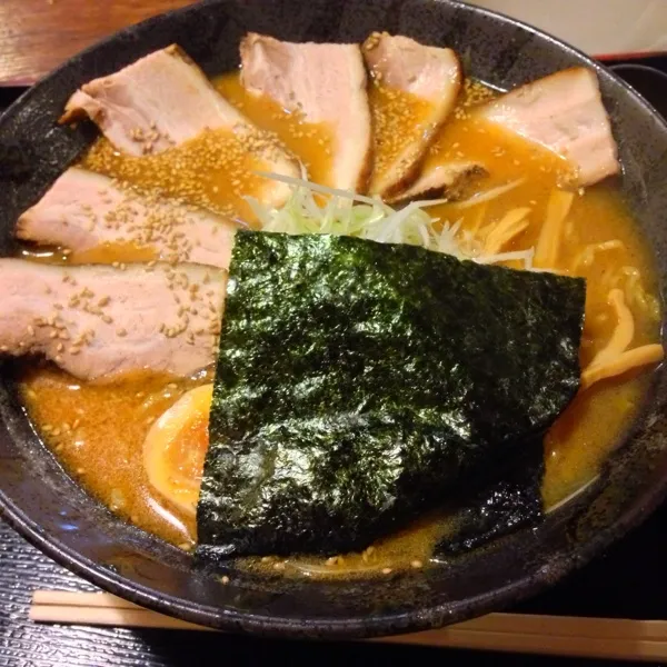 今日は夜勤明けに同期とラーメン！ひさびさにラーメン食べて幸せ♡こってりチャーシューんまかった〜( ´ ▽ ` )|絵莉さん