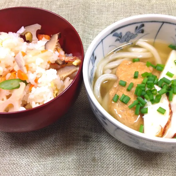 お隣から、ちらし寿司を頂いたので、こうどん作って定食風に。ちらし寿司セットだ。
久々のちらし寿司。ありがとうございます❗️|だこちんさん