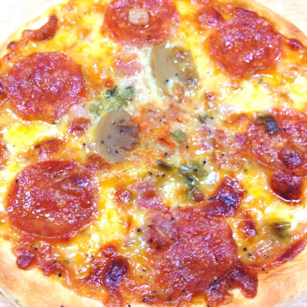 きょうはなーんかだらっとして、お取り寄せピザ🍕にしちゃった。
ダイエットコーラとともに。
全く痩せる気がしない。|だこちんさん