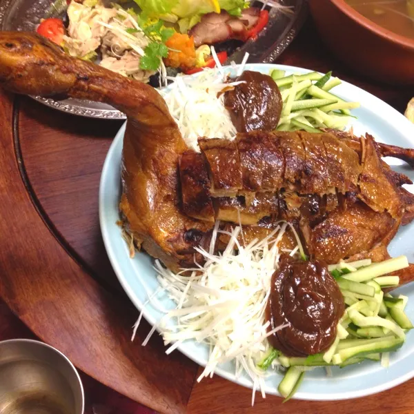 今日は職場の大先輩のお誕生日会で中華料理を食べました
北京ダック〜テンション上がる〜
お料理とっても美味しかったよ。|だこちんさん