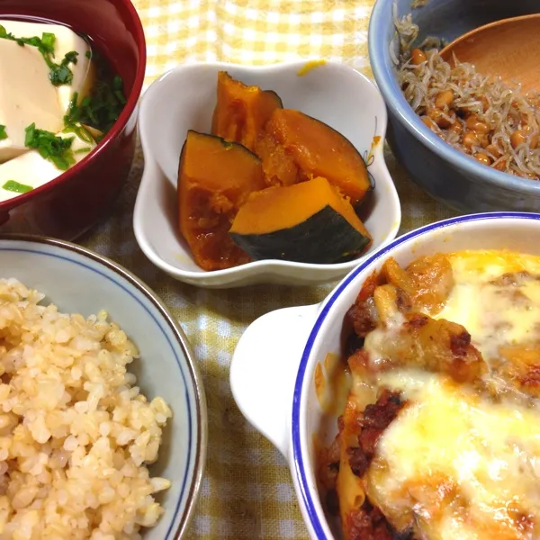 今日は残り物のラザニア。
カボチャの煮物を電子レンジで簡単に。
湯豆腐と納豆。かんちんかんちん。|だこちんさん