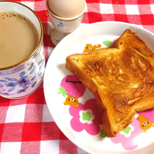 朝ごはん。
たまごスタンド使いたくて、ゆで卵にしました。
てか、全部パパ作。パチパチ|だこちんさん