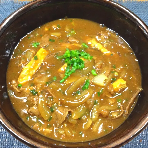 なんか晩御飯だけど、本格カレーうどんにしてみました。やっぱりリメイクじゃなくて、おうどん屋さんのカレーうどんを目指して作ると、美味し〜|だこちんさん