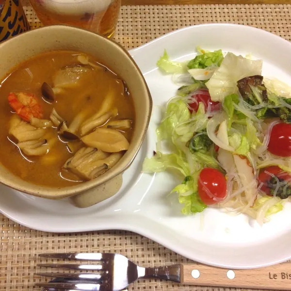 今日はタイ！
トムヤムクンとタイ風春雨サラダ
辛いの大好きだから、美味しかった！|だこちんさん