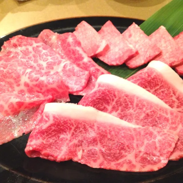 友達がやってくれたお誕生日のお祝い会は、私が所望した焼肉〜
お肉屋さんの焼肉は美味しかったです。
カロリミットうこんでスタンバイ完了。
写真とるの忘れたの多数…|だこちんさん