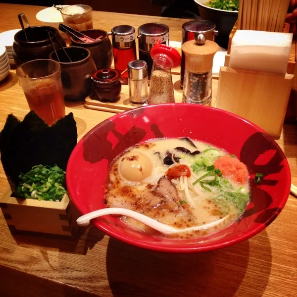 Snapdishの料理写真:我馬の赤うまラーメン。全部のせ〜|Ychanさん