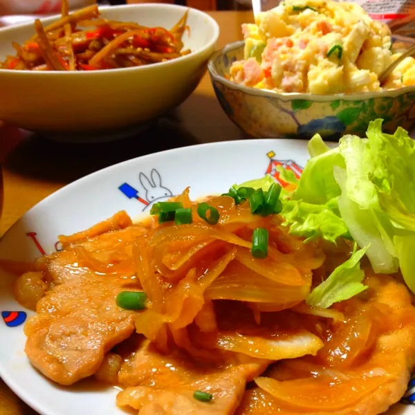 定番すぎーな晩ご飯(^^)豚の生姜焼き、ポテトサラダ、ゴボウサラダ。|Ychanさん