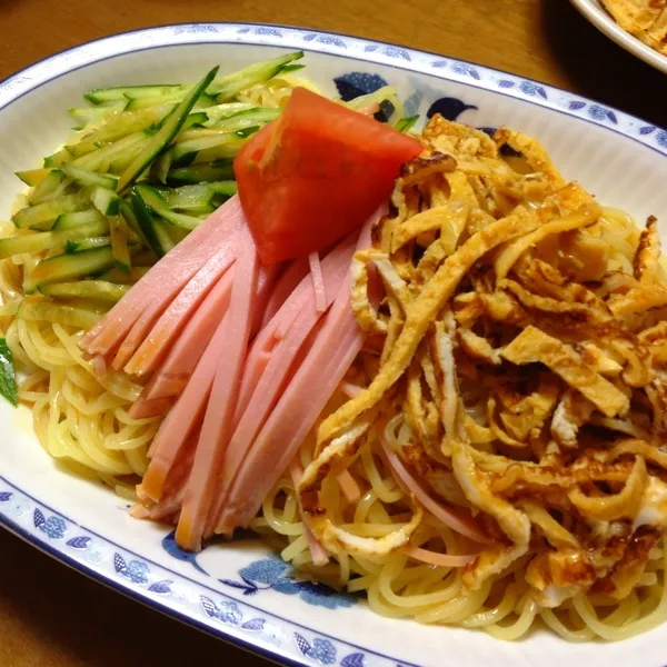 冷麺ゴマだれ味。もう季節外れになっちゃったけど〜(￣Д￣；|Ychanさん