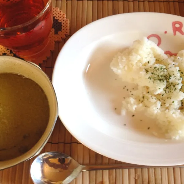 ランチ。
グリーンカレー
レトルトですけど。ちょっと上等。|だこちんさん