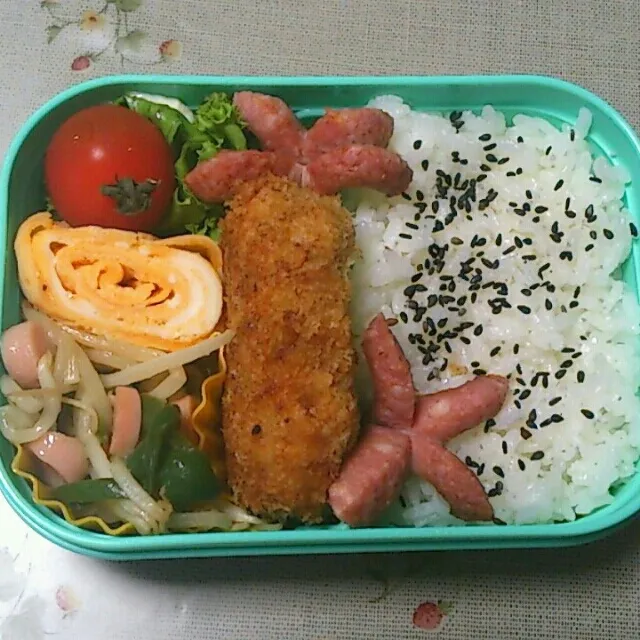 今日のお弁当!!
お母さん作のコロッケ♪
クリーミー(*´ω｀*)|みゃーさん