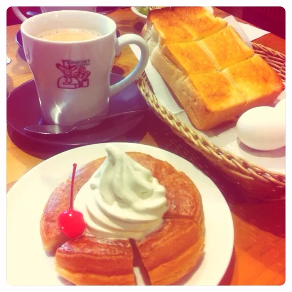 Snapdishの料理写真:名古屋の朝。ベタだけど喫茶店でモーニング♡ パンとたまごは無料ってすごいっ(*´▽`*)ﾉｼ|mika♡('◎'зз) 彡さん