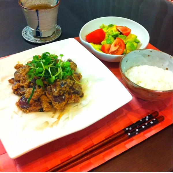 鰹のゴマ酢和え☆血液検査で食生活褒められた手前頑張っておうちごはん☆…ホントは外食多いのに(^_^;) クックパッドにお世話になりました♡|mika♡('◎'зз) 彡さん